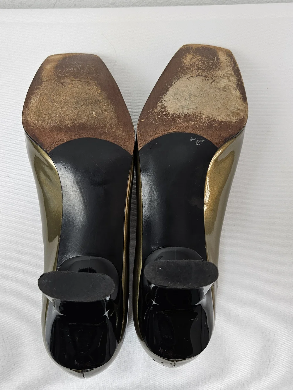 Vintage Stuart Weitzman gold patent leather square-toed pumps Size 8